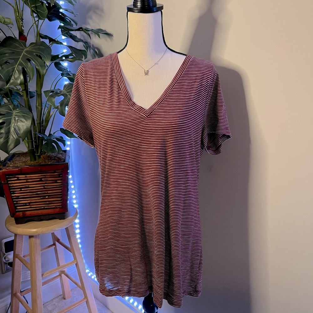 Women’s Mossimo Deep Red & White Striped V-neck Short Sleeved Shirt Size XXL
